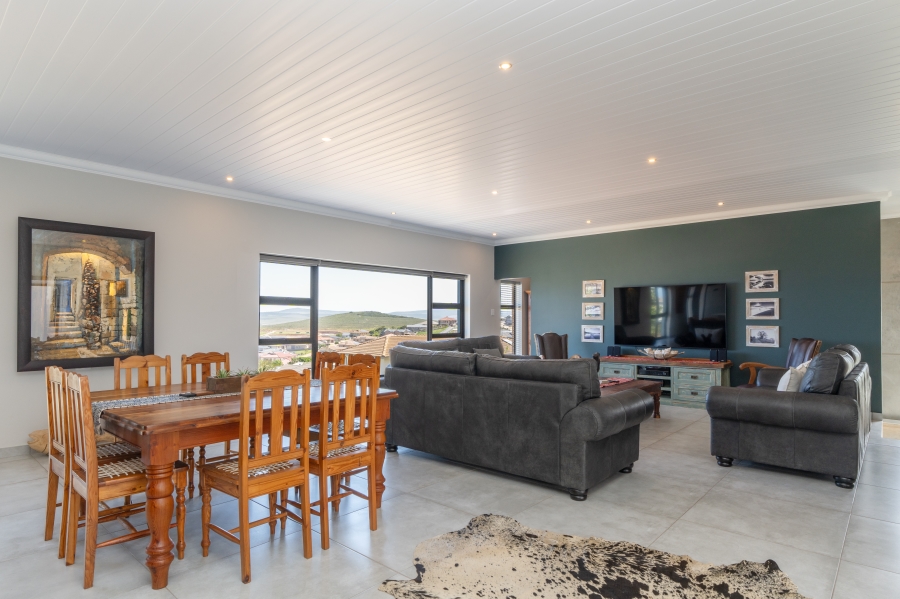 4 Bedroom Property for Sale in Monte Christo Western Cape